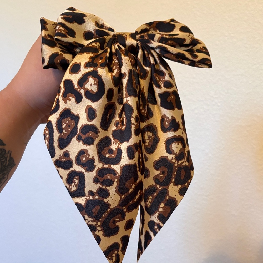 Wild Elegance Leopard Hair Bow